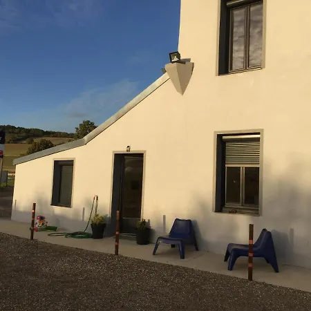 Les Sainfoins, Ideal Voyageurs Pro Villeneuve-sur-Yonne Extérieur photo