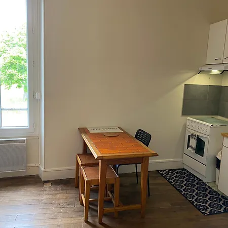 Les Sainfoins, Ideal Voyageurs Pro Villeneuve-sur-Yonne Extérieur photo